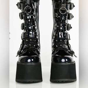 Demonia damned holographic platform